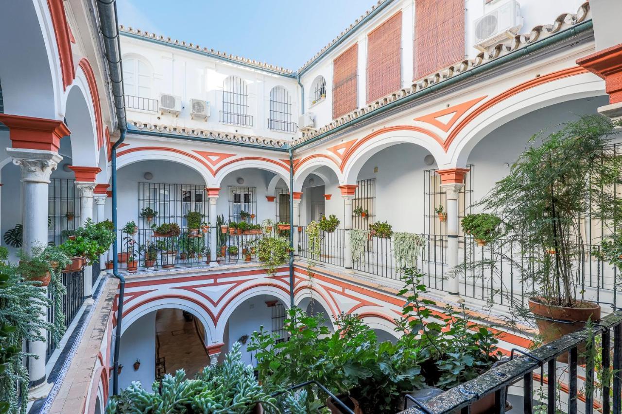 Apt. Casa Palacio Santa Cruz Cathedral Views - * Seville